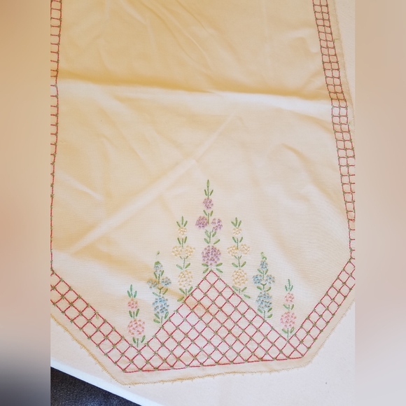 Cross Stitch Tablecloth Runner Floral - Picture 2 of 6
